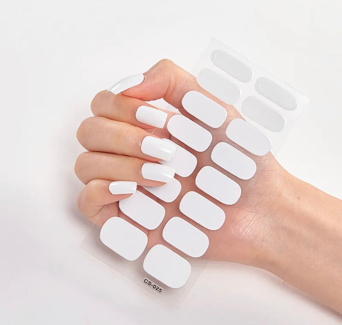 Vernis à ongles autocollant blanc