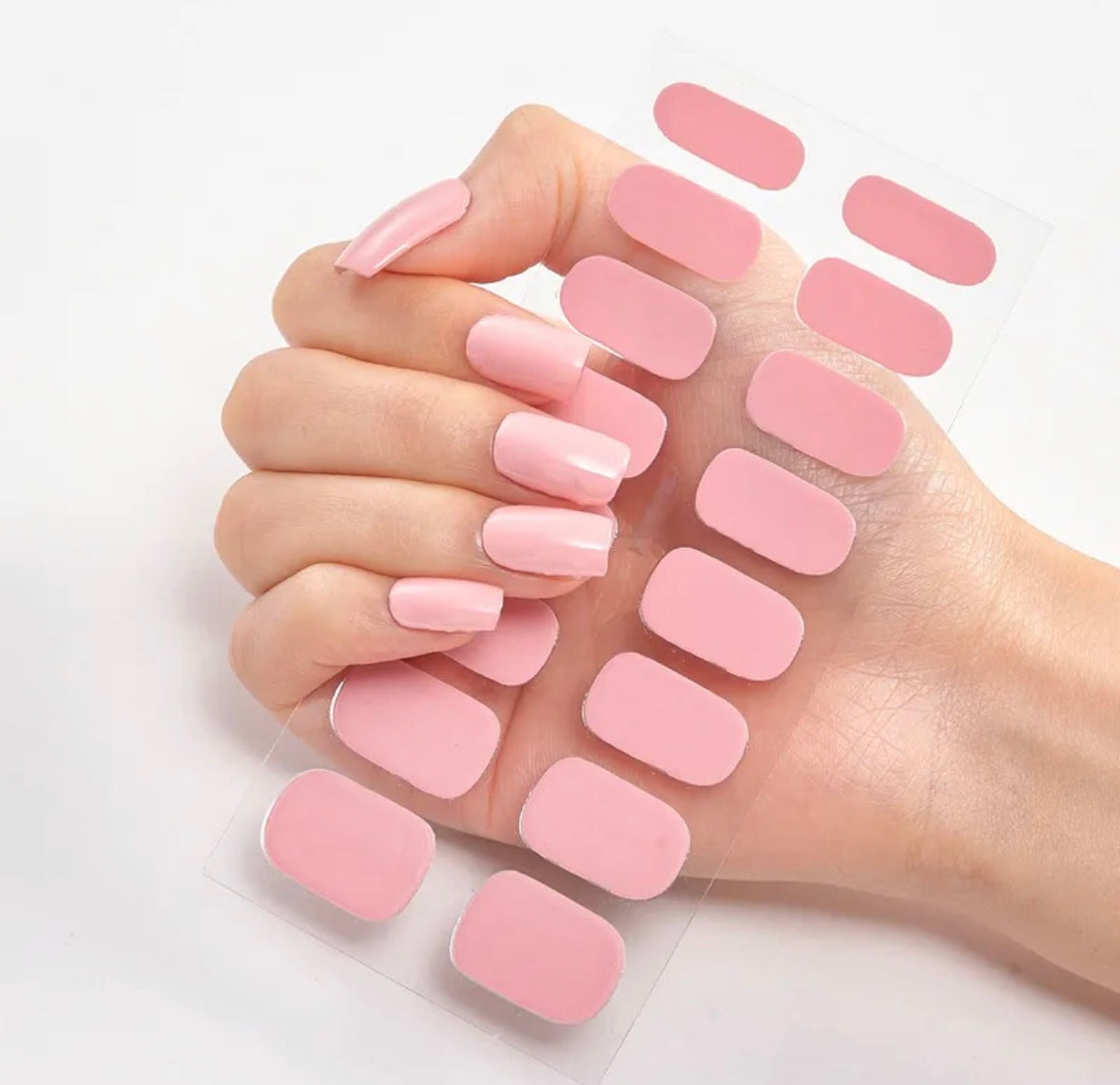 Vernis à ongles en bande rose nude